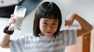 Kebenaran Minum Susu 2 Liter Per Hari untuk Pertumbuhan Anak