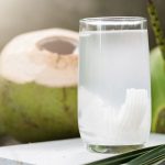 9 Manfaat Air Kelapa yang Bikin Jantung Kamu Tetap Prima