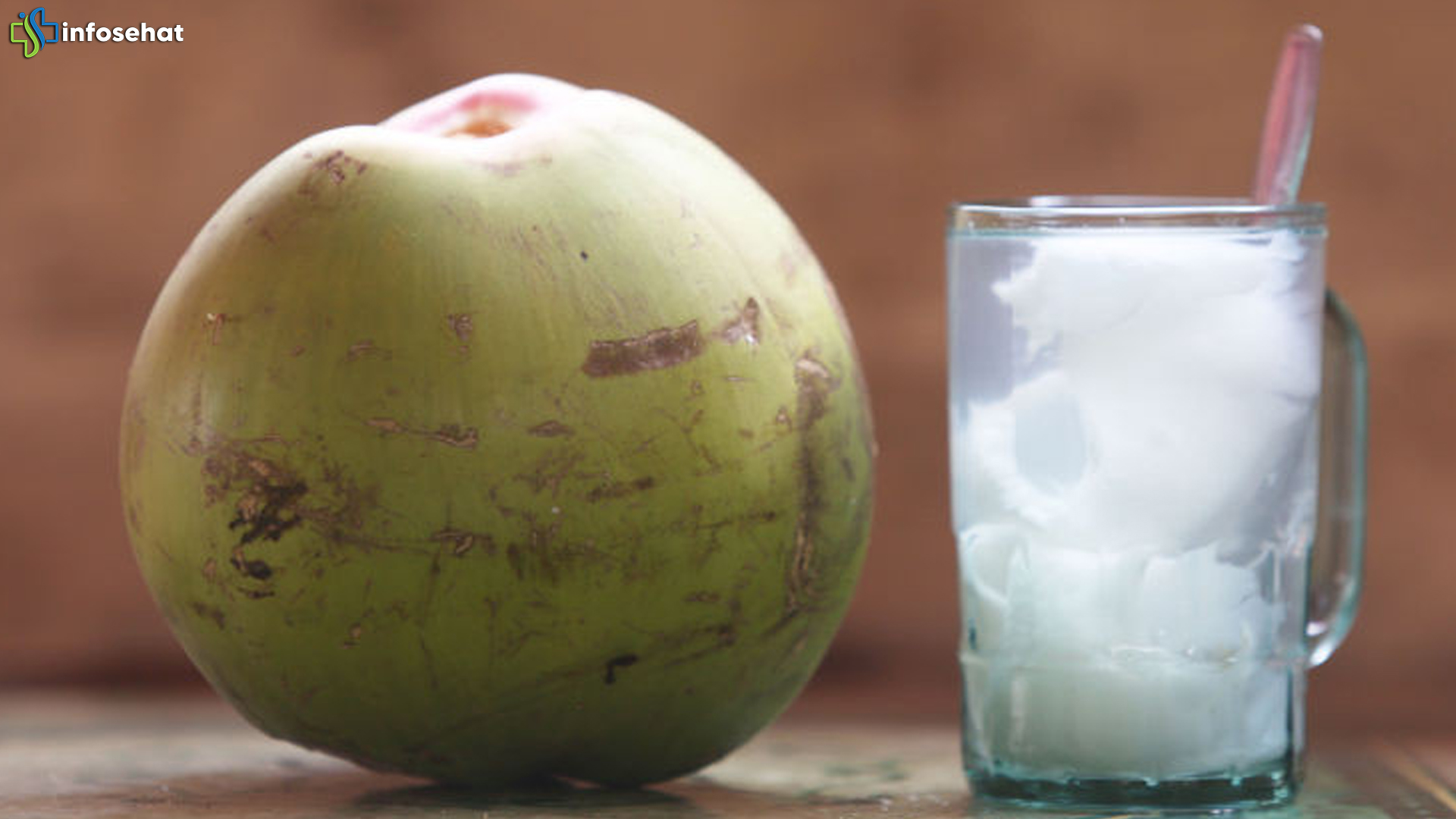 Air Kelapa Aman untuk Diabetes? 4 Tips Tepat Mengkonsumsi